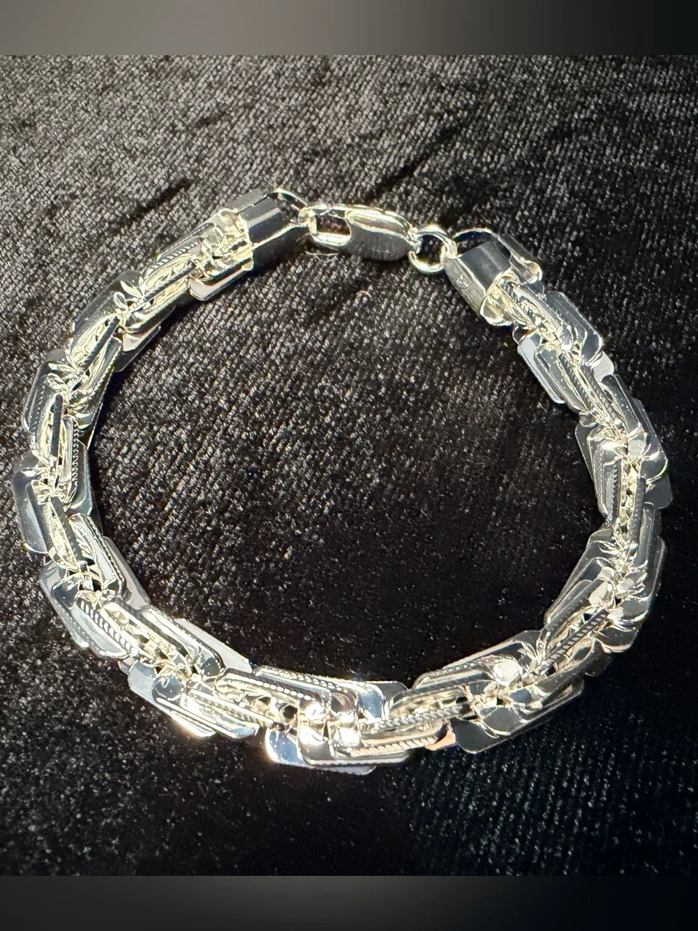 Milano Italy 925 Stamped Silver Filled Diamond Cut 8in 8MM Bracelet. 27.1g